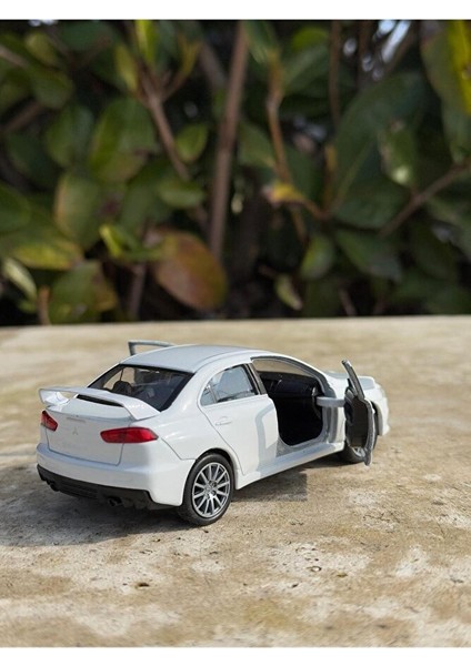 Mitsubishii Lancer Evo x 1/36 Ölçek Diecast Metal Model Araba Oyuncak Araba Çek Bırak Araba 12CM indirimleri