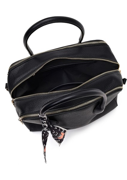 Kadın Siyah Uzun Askılı Charmlı Klasik Kol Çantası 25WBD2860FT