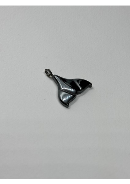 Hematit Doğaltaş Kolye Ucu Balık Kuyruğu