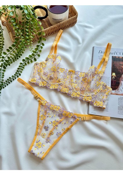 Lila Sarı Çiçek Işlemeli Brode Sütyen Takımı