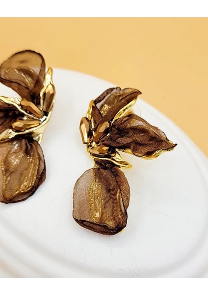 Kahverengi Tül Detaylı Yarım Çiçek Gold Küpe fiyatları
