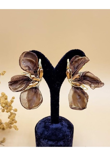 Kahverengi Tül Detaylı Yarım Çiçek Gold Küpe fırsatları