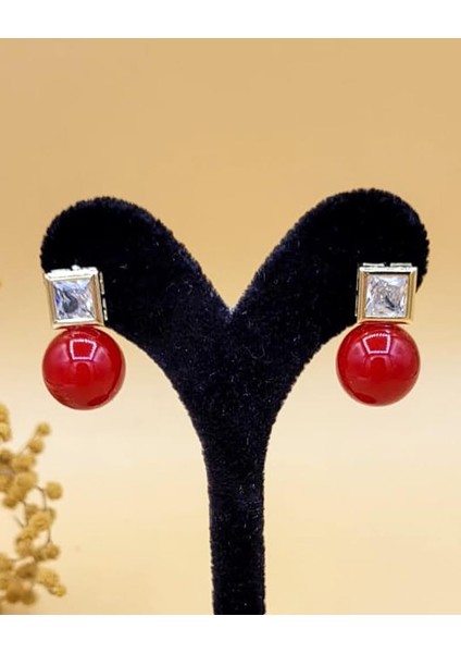 Kırmızı Inci Gold Kare Taş Minimal Küpe fırsatları