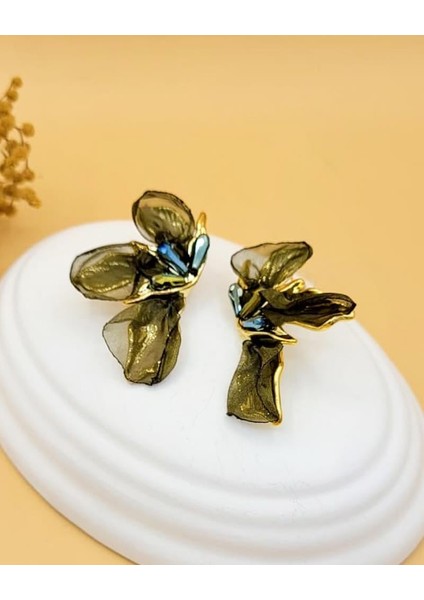 Yağ Yeşili Tül Detaylı Yarım Çiçek Gold Küpe