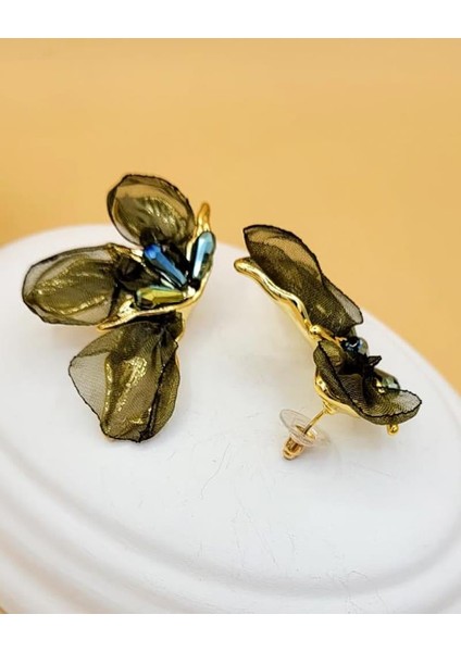 Yağ Yeşili Tül Detaylı Yarım Çiçek Gold Küpe modelleri