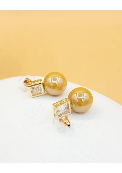 Şampanya Inci Gold Kare Taş Minimal Küpe fiyatları