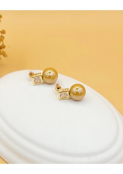 Şampanya Inci Gold Kare Taş Minimal Küpe modelleri
