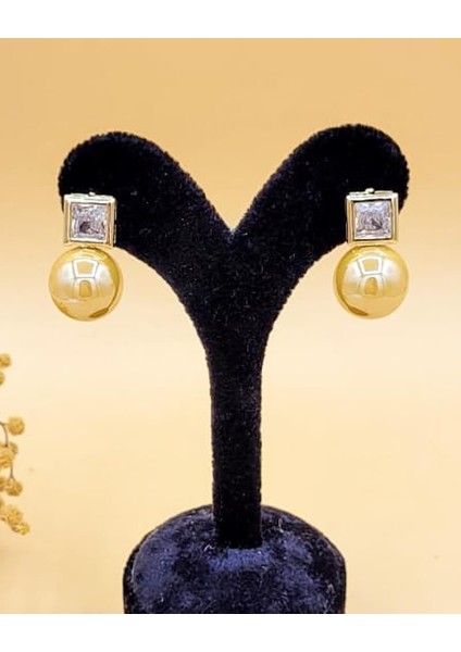 Şampanya Inci Gold Kare Taş Minimal Küpe fırsatları