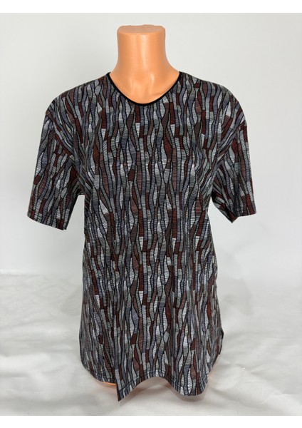 Kadın Gri Kahverengi U Yaka Kısa Kollu Desenli Yırtmaçlı Dokuma Viskon Anne Penye Tişört