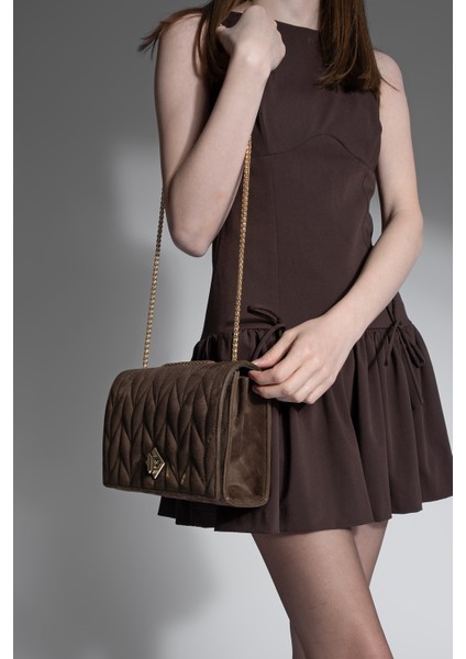 Kadın Altın Renkli Gold Zincirli Omuz Çantası Delbin Kahve Süet fiyatları