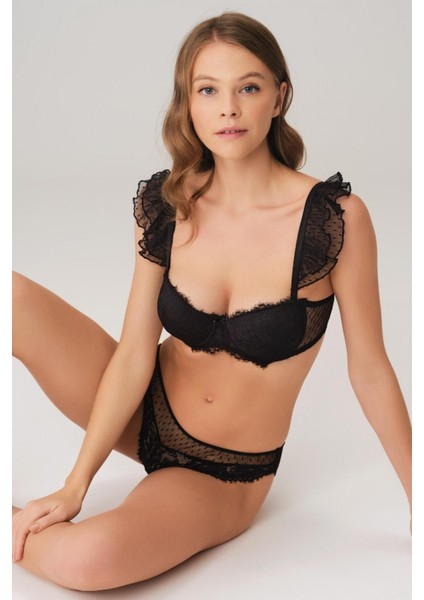 Balenli Destekli Dolgulu Askı Detaylı Puantiyeli Dantelli Sütyen ve Slip Takım