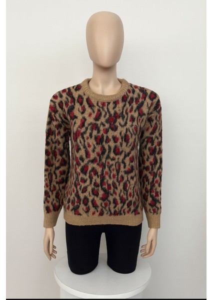 Leoparlı Kırmızı Kazak