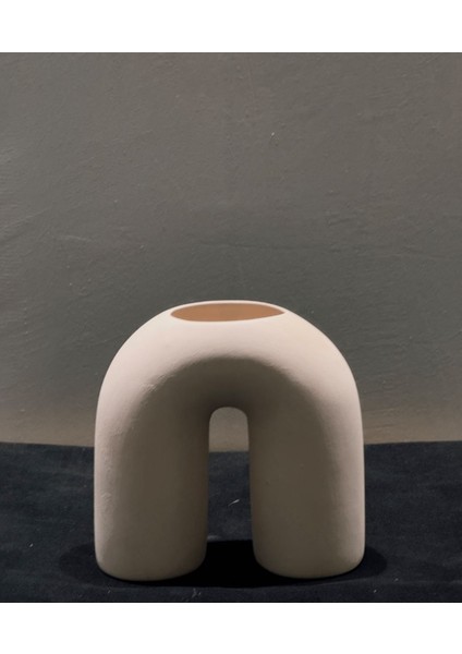Minimalist U Form Seramik Vazo – 17X17 cm Dekoratif Obje, Modern