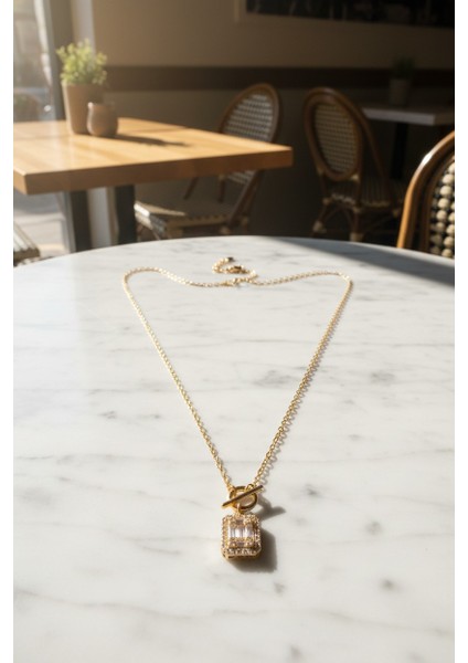 Baget Zirkon Taşlı 14 Ayar Altın Kolye