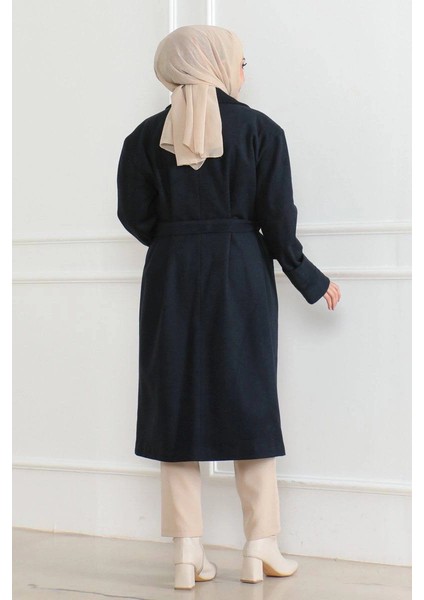 Kadın Kaşe Kaban - Uzun Boy Kruvaze Yaka Kuşaklı Tesettür Kaşe Kışlık Kaban, Astarlı Şık Yünlü Dokuma Oversize Rahat Kalıp Cepli Düğmeli Modern Kap Modeli - Lacivert fiyatları