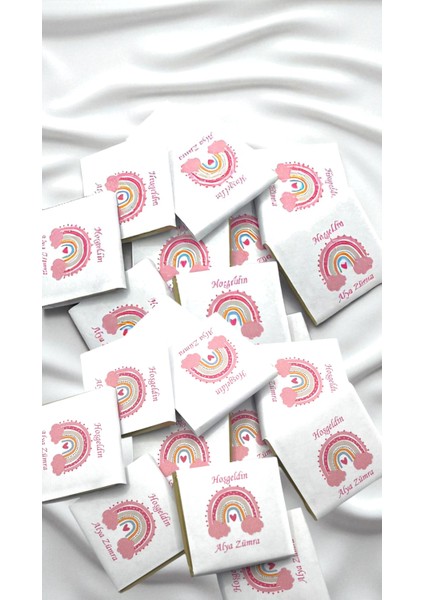 Pembe Gökkuşağı Temalı Isme Özel Hoşgeldin Kız Bebek Doğum Günü Hediyelik Çikolata modelleri