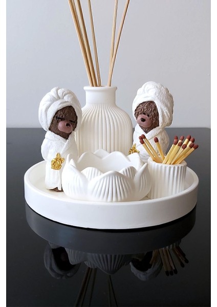 Sevimli Ayıcık Desenli Yuvarlak Tepsi, Sunumluk, Vazo ve Banyo Aksesuar Seti