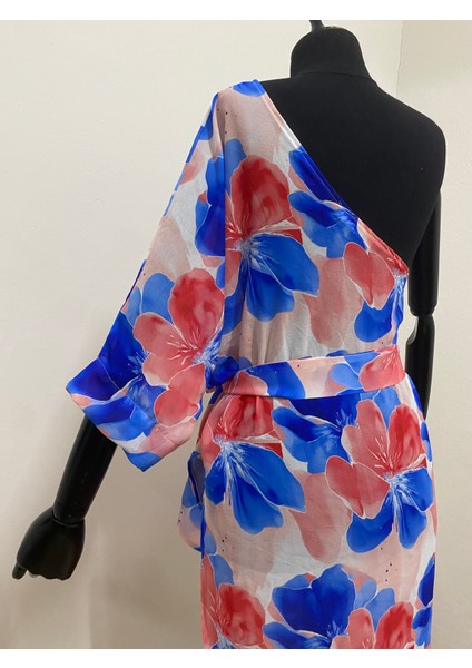 Kadın Desenli Tek Omuz Yırtmaç Detaylı Dokuma Şifon Pareo fırsatları