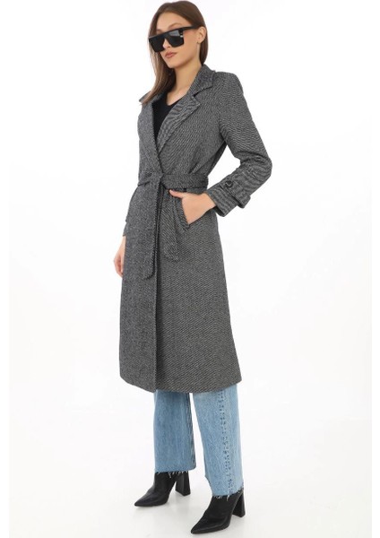 Kadın Balık Sırtı Kaşe Kaban - Uzun Boy Kruvaze Yaka Kuşaklı Astarlı Kışlık Tesettür Kaban, Yünlü Dokuma Kaşmir Kumaş, Cepli Rahat Oversize Kalıp Şık Modern Kaban Mont Modeli - Füme fiyatları