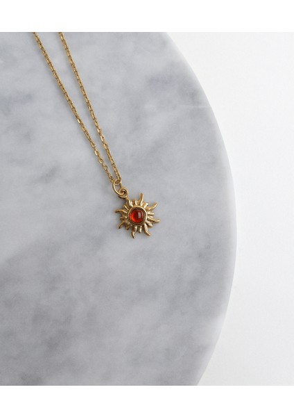 Kırmızı Taşlı Zarif Vintage Mini Güneş Kolye (Çapı:1,3cm) fırsatları