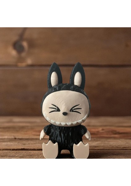 Labubu Figür – Oturan Siyah Model, El Yapımı Koleksiyon Oyuncağı ve Dekoratif Parça