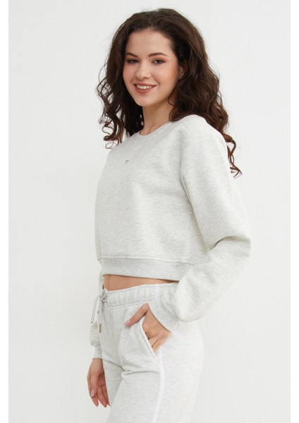 3 Iplik Kalp Aksesuarlı Crop Sweatshirt fiyatları