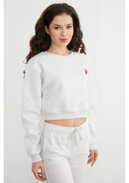 3 Iplik Çilek Nakışlı Crop Sweatshirt fırsatları