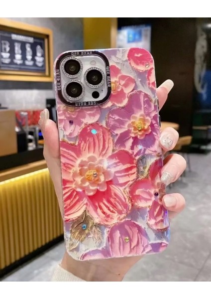 Iphone Uyumlu Taşlı Lens Koruyuculu Pembe Çiçek Desenli Kılıf