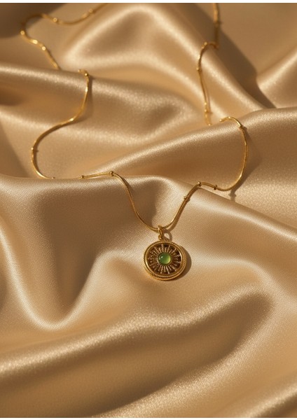 Yeşil Taşlı Zarif Vintage Çelik Kolye(Çapı:1,4cm) fiyatları