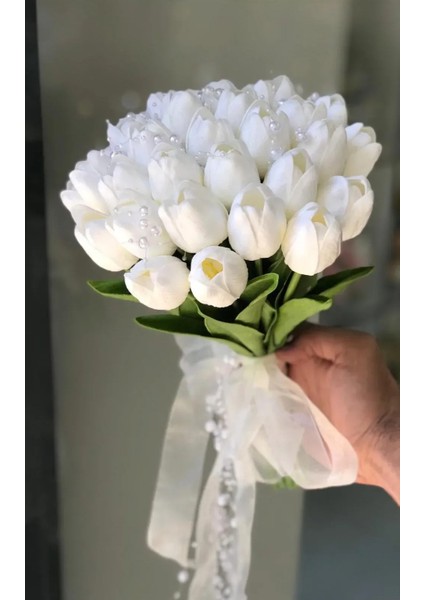 Incili Beyaz Islak Lale Gelin Buketi ve Damat Yaka Çiçeği Seti