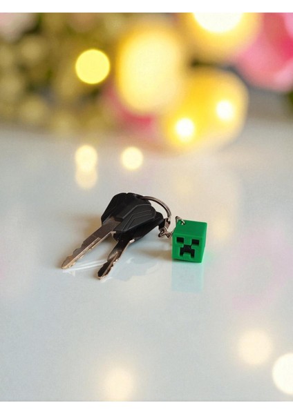 Minecraft Creeper Anahtarlık – Küp Model, Dayanıklı ve Şık Oyun Temalı Aksesuar