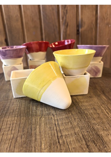 El Yapımı 6 Parça Renk Üçlüsü Seramik Konik Fincan & Küp Tabağı – 90 ml (Kırmızı-Mor-Sarı)- Espresso Fincanı -3 Renkli Konik Fincan Seti - Hediye Espresso Fincan Seti fırsatları