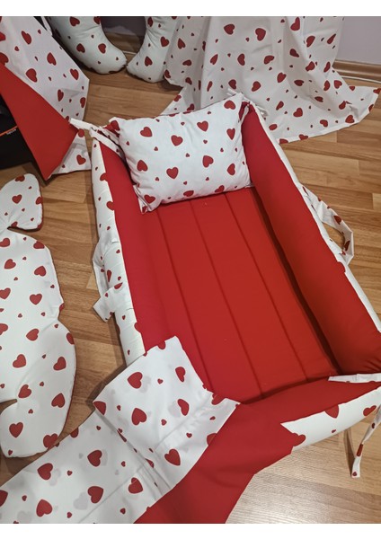 Kırmızı Kalpli Kare Yataklı 7 Parça Babynest Seti fırsatları