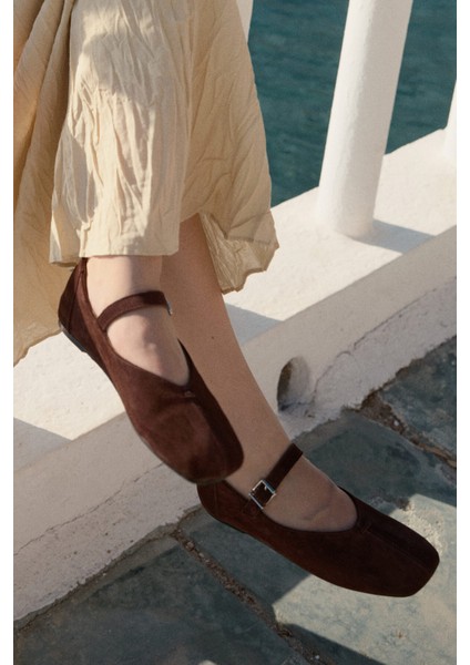 Önü Küt Babet Kahve