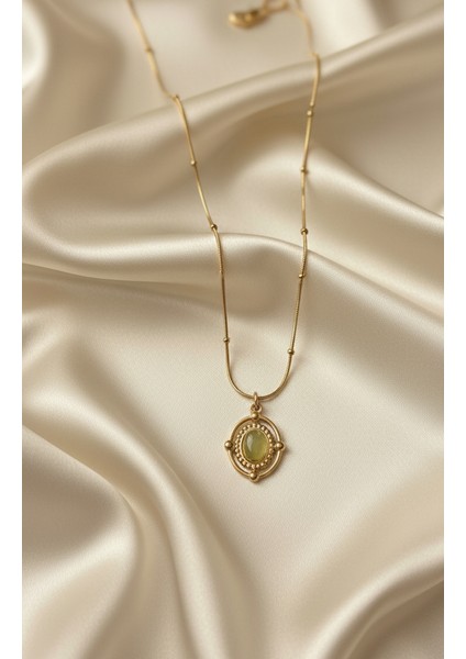 Yeşil Taşlı Zarif Vintage Çelik Kolye