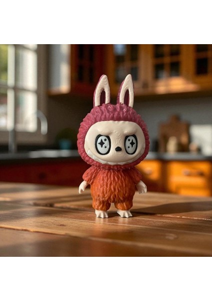 Labubu Figür – El Yapımı Kırmızı Koleksiyon Figürü, Dekoratif Tasarım Oyuncak