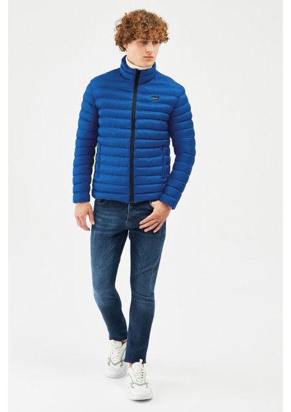 İçi Astarlı Su ve Rüzgar Geçirmez Cepli Erkek Mont modelleri