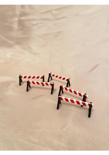 10'lu Minyatür Trafik Bariyeri Seti | Figür Aksesuarı | Diorama Yol Çalışması Levhası fırsatları
