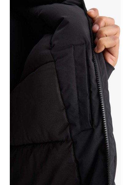 Su İtici Regular Fit Kapüşonlu Fermuarlı Rüzgar Geçirmez Parka Mont F3793AX25WN