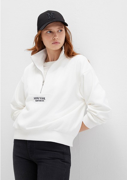 Yarı Fermuarlı Sırt Baskılı Ekru Sweatshirt 1S10502-70057