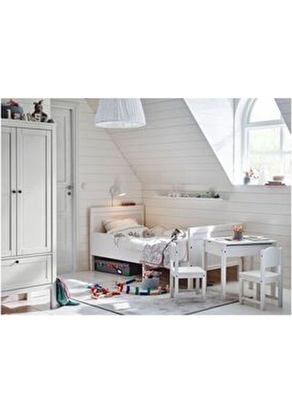 Mammut Beyaz Çocuk Sandalyesi Hafif ve Dayanıklı Polipropilen Plastik ile Eğlenceli Oyun Alanı