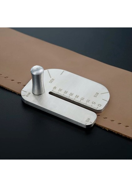 Dayanıklı Metalden Inşa Edilen Deri Dikiş Yardımı Aracı Deri Zanaat Için Hassas Bir Rehber Görevi Görür (Yurt Dışından) fiyatları