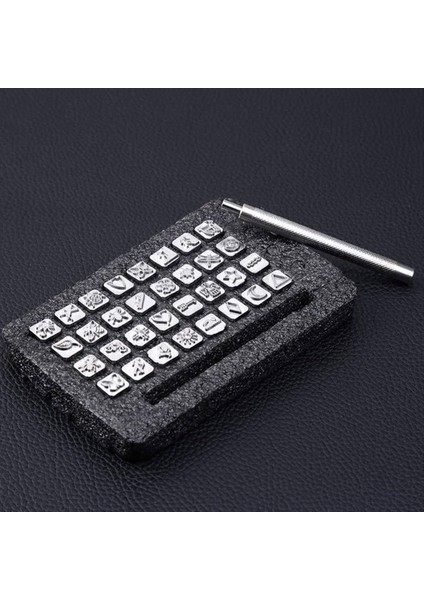 34 Adet Deri Damgalama Aletleri 32 Adet Farklı Şekilli Deri Işçilik Aletleri 1 Lastik Çekiç 1 Deri Yumruk Aletleri (Yurt Dışından) indirimleri