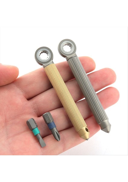 Çok Fonksiyonlu Araçlar Anahtar Düz Tornavida Çapraz Ikili Kükreyecek Taşınabilir Anahtarlık Pencere Titanyum Alaşım (Yurt Dışından) modelleri