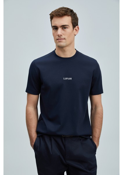 Marcus Modern Grafik T- Shirt Siyah fırsatları