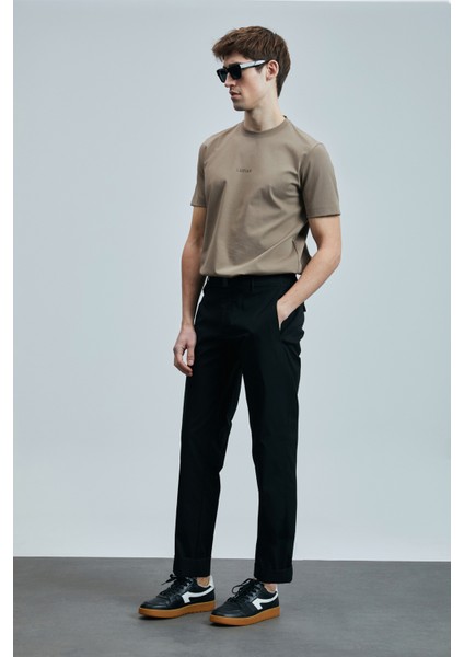 Marcus Modern Grafik T- Shirt Siyah fırsatları