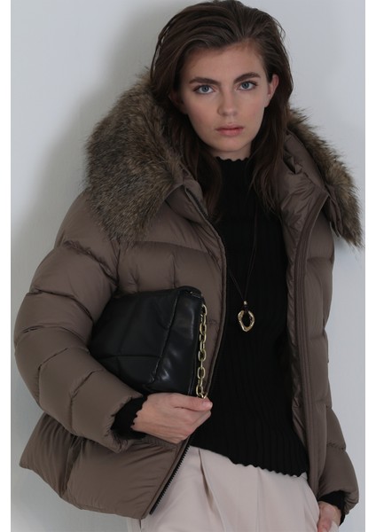 Klemantın Kaz Tüyü Kadın Mont