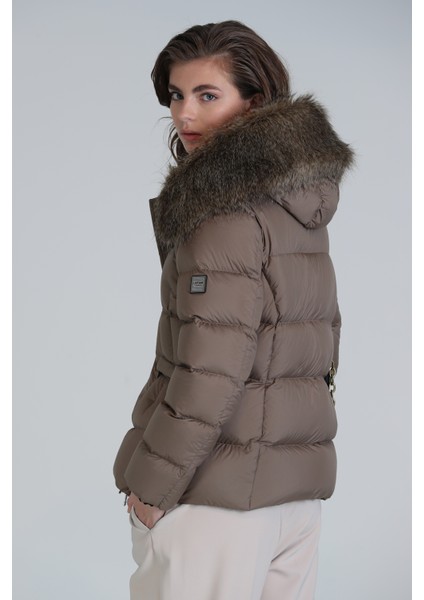 Klemantın Kaz Tüyü Kadın Mont