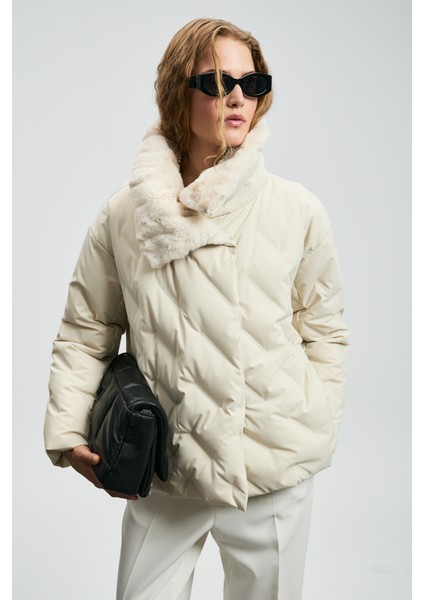 Monıca Kaz Tüyü Kadın Mont Siyah modelleri