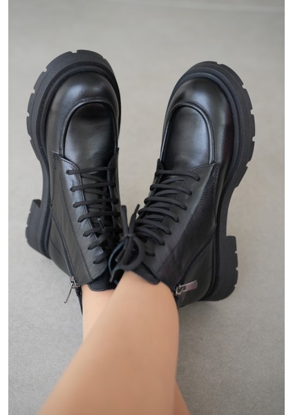 Nivora Hakiki Deri Bağcıklı ve Yandan Fermuarlı Kadın Bot- Siyah